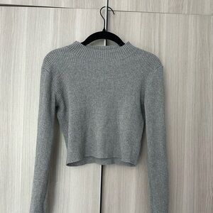 Brandy Melville Cropped gray sweater